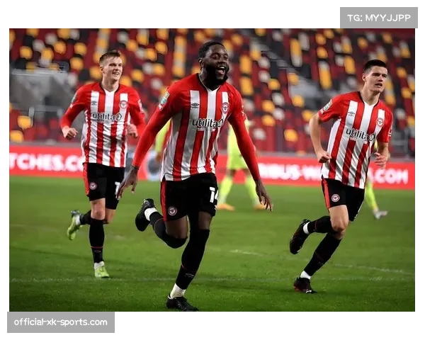 西汉姆联客场战术单一,过度依赖定位球与反击难破密集防守 西汉姆联客场战术单一,过度依赖定位球与反击难破密集防守